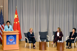第七届中美妇女领导者交流对话会在美国举行 刘延东出席闭幕式并致辞
