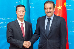 张高丽会见哈萨克斯坦总理马西莫夫