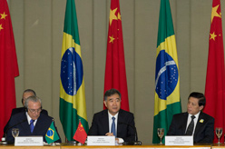 汪洋与巴西副总统特梅尔共同主持中巴高委会第四次会议