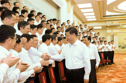 习近平会见全国优秀县委书记