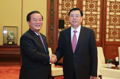 张德江会见韩国国会副议长郑甲润