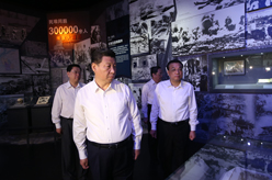 习近平等参观《伟大胜利 历史贡献》主题展览