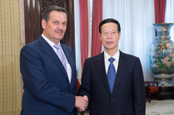 张高丽会见白俄罗斯副总理加里宁