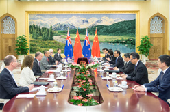 李克强会见新西兰总督迈特帕里