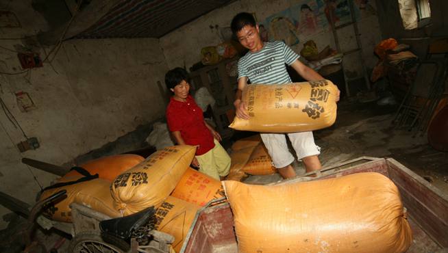 名校寒门学子与众不同的暑假