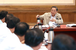 俞正声主持召开调研协商座谈会