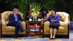 刘延东会见国际奥委会主席巴赫