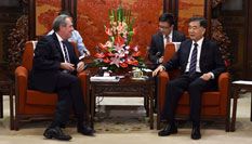 汪洋会见美国贸易代表弗罗曼