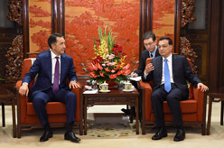李克强会见哈萨克斯坦客人