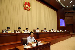 十二届全国人大常委会第十六次会议举行第二次全体会议