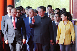 习近平同外方领导人一起登上天安门城楼