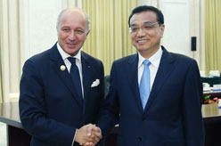 李克强会见法国外长法比尤斯