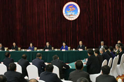 俞正声听取西藏自治区工作汇报