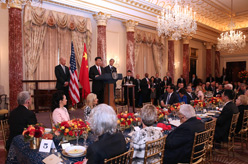 习近平出席拜登副总统和克里国务卿联合举行的欢迎午宴