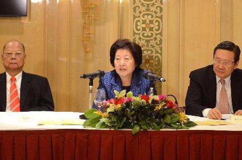 孙春兰与香港部分爱国爱港人士座谈