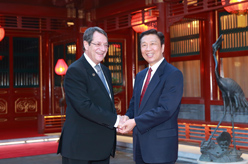 李源潮会见塞浦路斯总统阿纳斯塔夏季斯