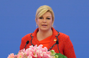 克罗地亚总统基塔罗维奇致辞