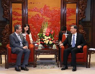 汪洋会见世贸组织总干事阿泽维多