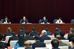 刘云山出席培养选拔年轻干部和女干部少数民族干部党外干部工作座谈会并讲话