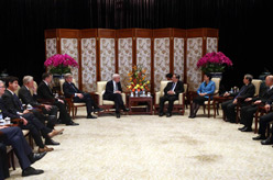 俞正声会见清华大学经管学院顾问委员会海外委员