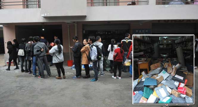 杭州校园内包裹堆积如山 大学生排长队取快递