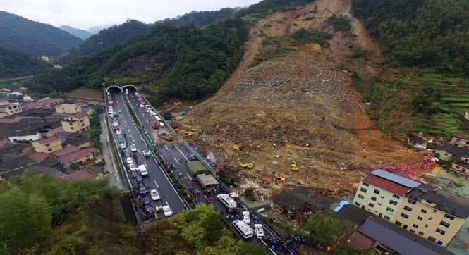 浙江丽水发生山体滑坡 33人失踪4人死亡