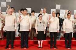 习近平出席亚太经合组织第二十三次领导人非正式会议欢迎晚宴