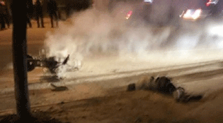 两未成年人深夜街头飙车 转弯时被甩出身亡