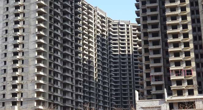 洛阳一安置区楼房如密林 村民戏称&ldquo;楼挨挨&rdquo;