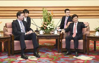 孟建柱会见美国联邦调查局局长科米