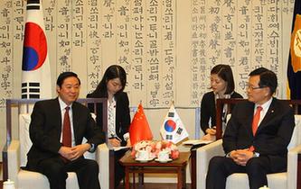 刘奇葆率中共代表团访问韩国