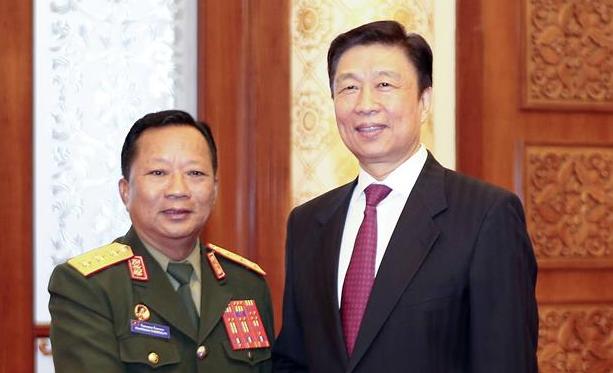 李源潮会见老挝国防部长