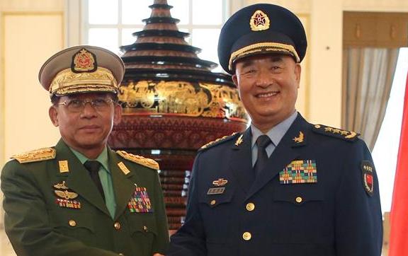 许其亮与缅甸国防军总司令敏昂莱举行会谈
