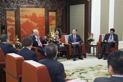 汪洋会见美国客人