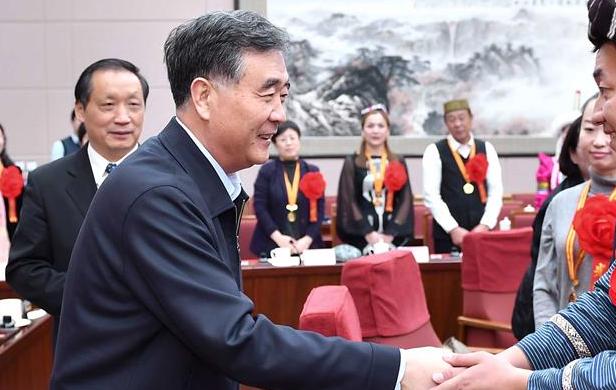 汪洋主持召开全国旅游系统劳模先进代表座谈会