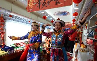 春运列车上的“年货超市”