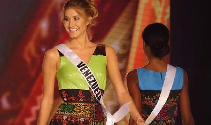 环球小姐时装秀