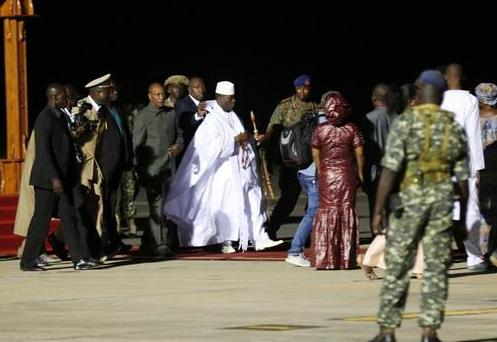 冈比亚前总统贾梅离开冈比亚