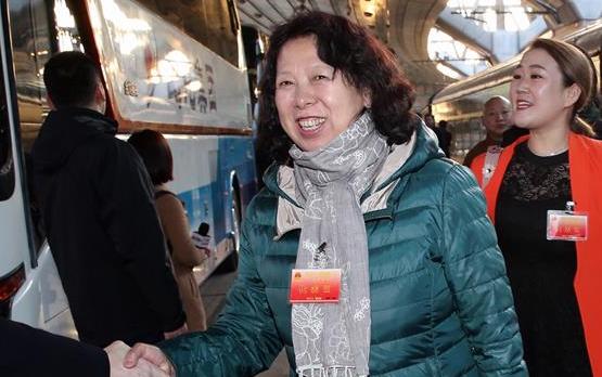 黑龙江代表团抵达北京