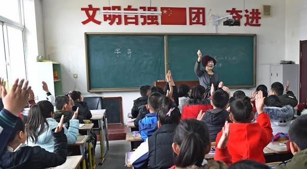 乡村教师张晓峰：学生眼中的好妈妈，女儿眼中的“坏”老师