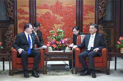 汪洋会见美国客人