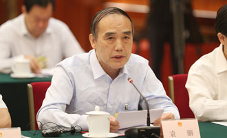 全国人大常委会委员袁驷提问