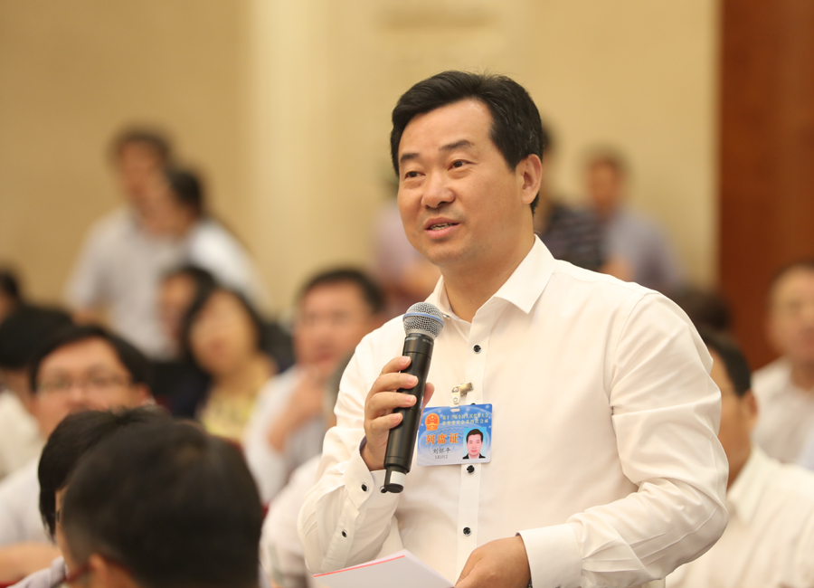 全国人大代表刘怀平提问