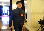 刘翔委员步入会场