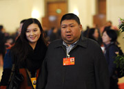 毛新宇委员受追捧