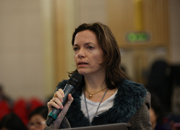 美国国际先驱论坛报记者提问