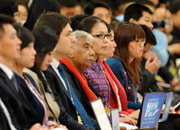 新华网记者在记者会现场