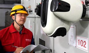 新型电力智能巡检机器人在石家庄投入使用