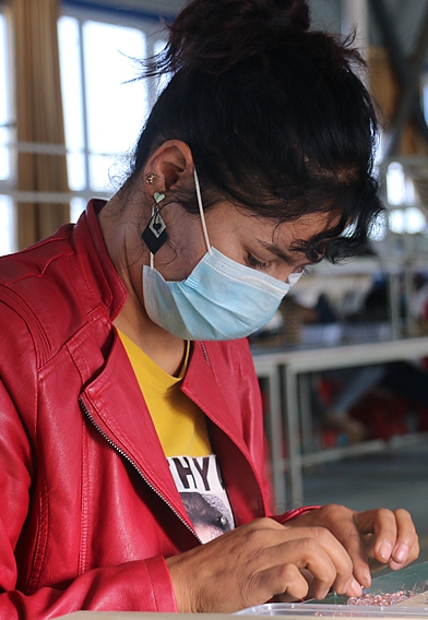 新疆伽师县：小小车间成为脱贫&ldquo;梦工厂&rdquo;