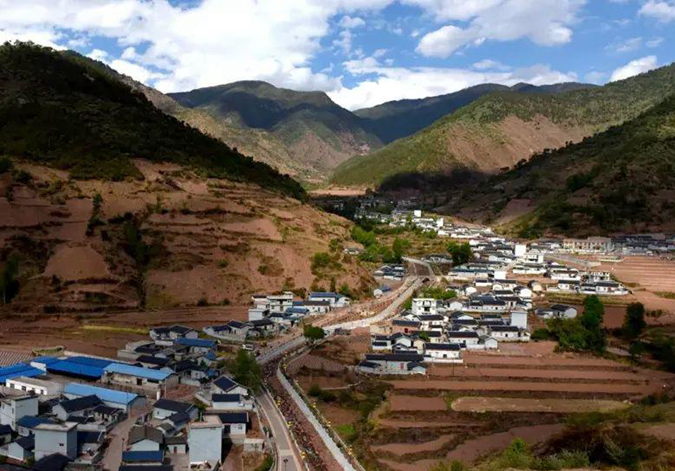 &ldquo;草莓书记&rdquo;的致富梦&mdash;&mdash;记国家能源集团扶贫干部李四方